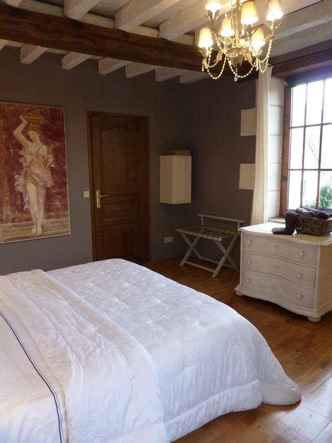Moulin De La Chevriere Bed & Breakfast Sache Exterior photo
