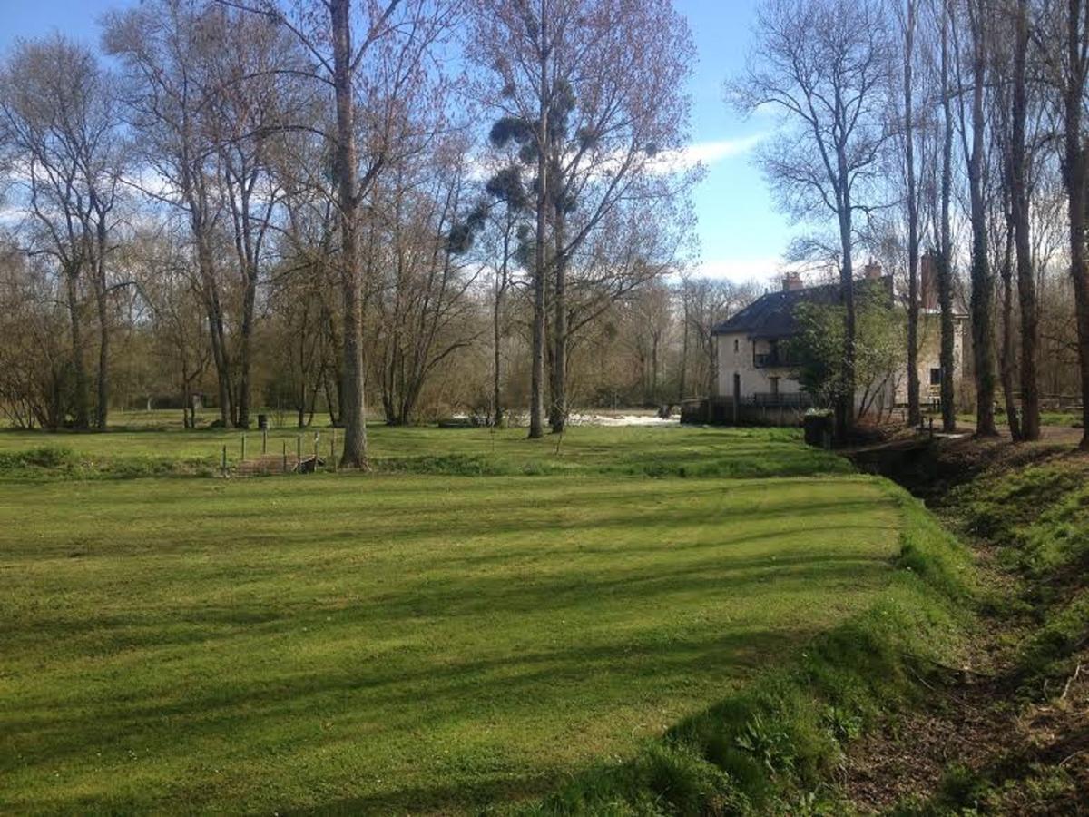 Moulin De La Chevriere Bed & Breakfast Sache Exterior photo