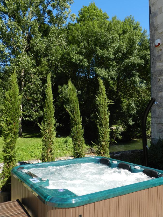 Moulin De La Chevriere Bed & Breakfast Sache Exterior photo